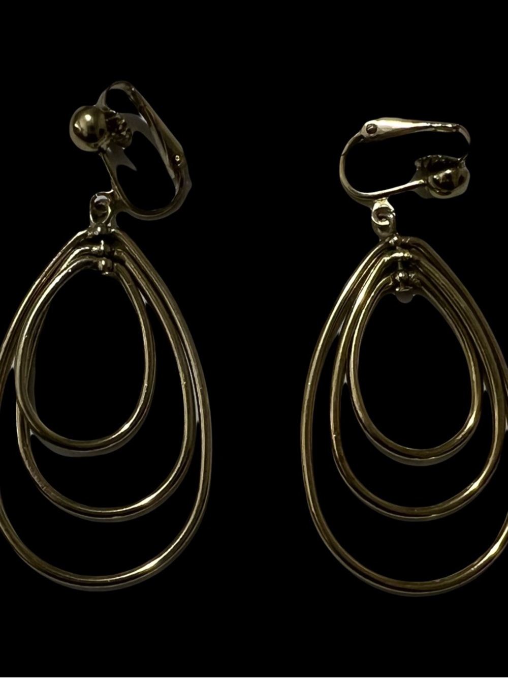 Elegant Gold Layered Teardrop Clip-On Earrings